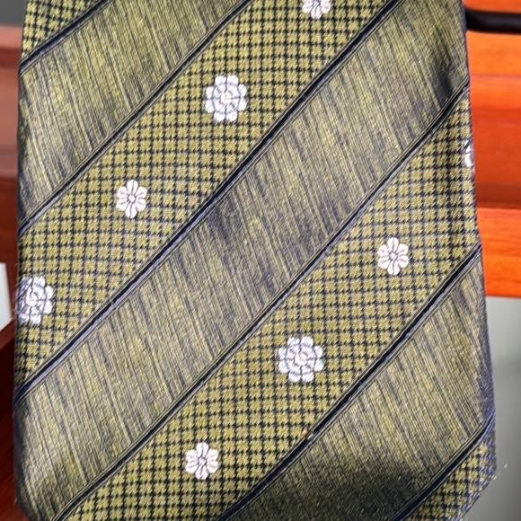 Paulo Gucci 100% silk tie - Picture 3 of 4